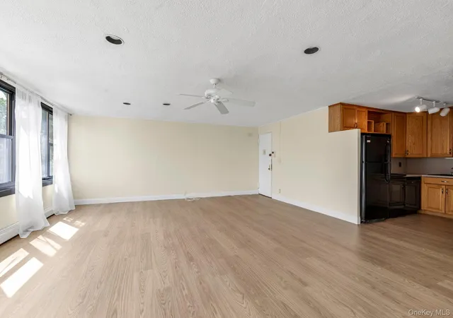 Condo for sale at 10-01 162 Street #4A, New York, NY 11357 | MLS# 1048090