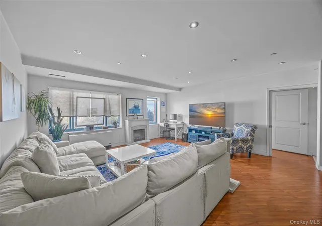 Photo 4 of Condo for sale at 136 Beach 117th St #2H, New York, NY 11694 | MLS# 1048135 | Listing updated on 2026-09-09