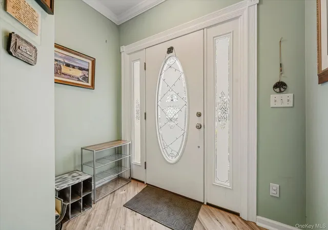 Listing Photo 4 - Condo for sale in building located at 272 Tamerisk Ln, New Windsor, NY 12553