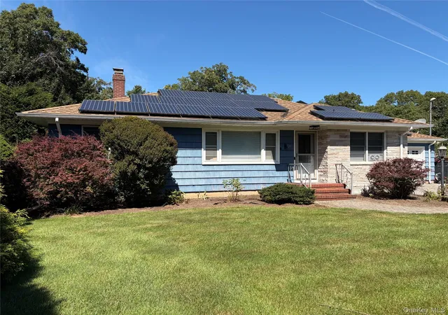 Photo 1 of Single family home for sale at 220 Hubbard Ave, Riverhead, NY 11901 | MLS# 1048182 | Listing updated on 2026-09-15