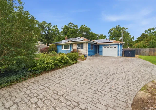 Photo 4 of Single family home for sale at 220 Hubbard Ave, Riverhead, NY 11901 | MLS# 1048182 | Listing updated on 2026-09-15