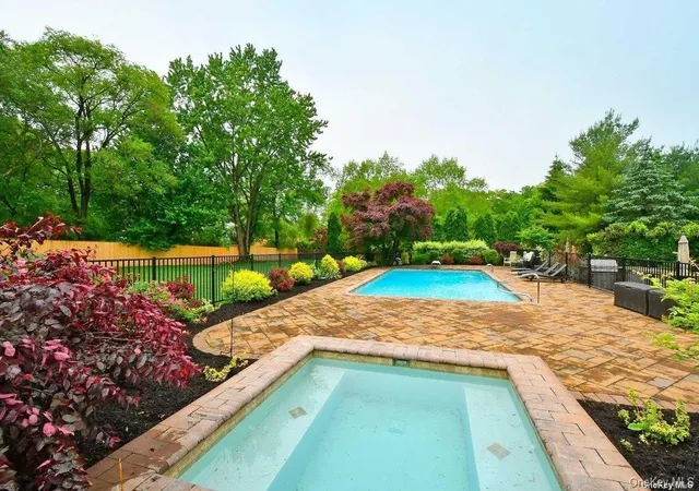 Photo 3 of Sale Pending at 25 Bagatelle Rd, Huntington, NY 11746 | MLS# 1048247 | Listing updated on 2026-09-09