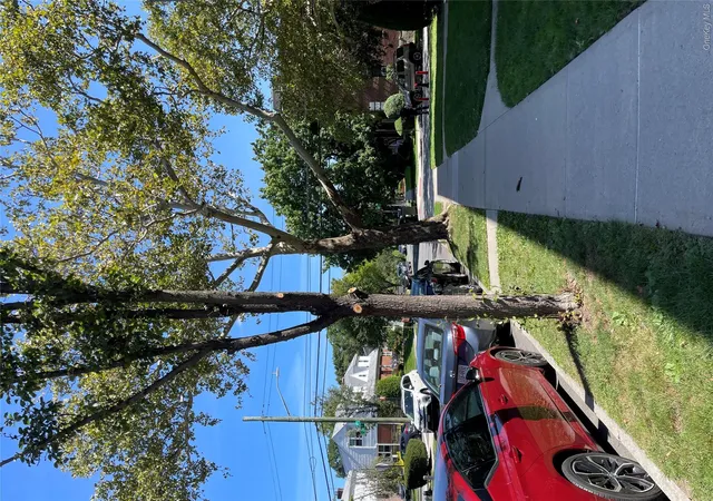 Photo 3 of House for sale at 215-40 47 #3B, New York, NY 11361 | MLS# 1048385 | Listing updated on 2026-09-14