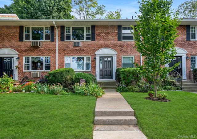 Photo 1 of Condo for sale at 35u Madison Park Gdns #35U, North Hempstead, NY 11050 | MLS# 1048389 | Listing updated on 2026-09-13