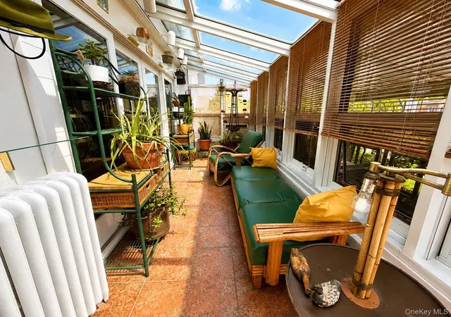 Photo 3 of Single family home for sale at 13810 Cronston Ave, New York, NY 11694 | MLS# 1048400 | Listing updated on 2026-09-12