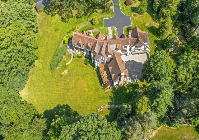 Photo 3 of Mansion for sale at 4 Commodore Ave, Harrison, NY 10580 | MLS# 1048484 | Listing updated on 2026-09-14