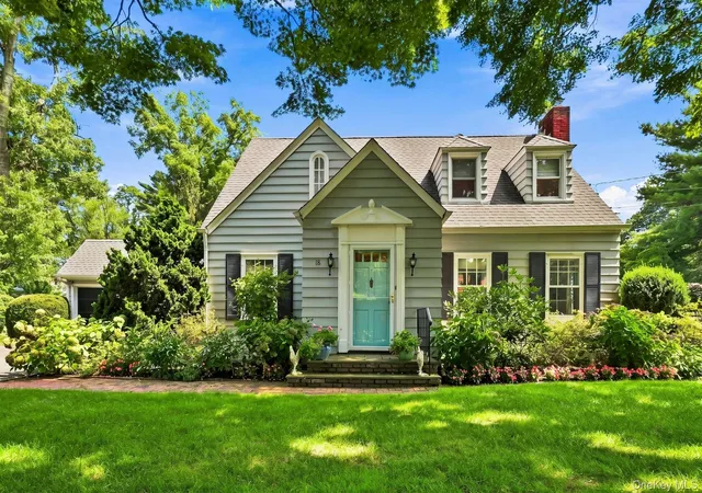 Single family home for sale at 18 Matinecock Ln, Oyster Bay, NY 11560 | MLS# 1048567