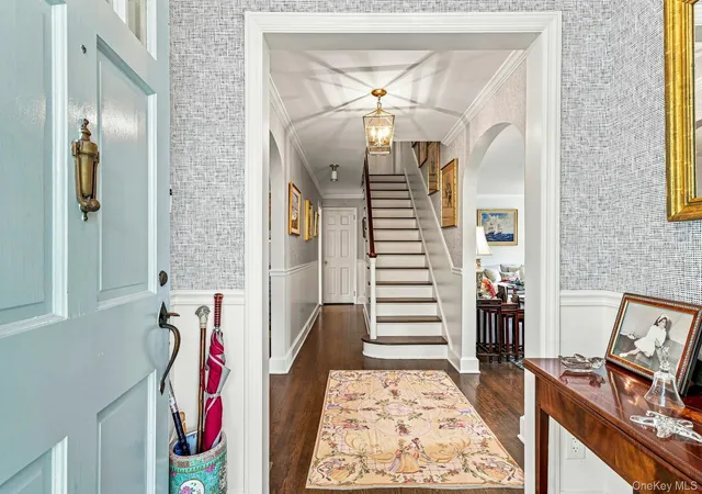 Photo 3 of Single family home for sale at 18 Matinecock Ln, Oyster Bay, NY 11560 | MLS# 1048567 | Listing updated on 2026-09-18
