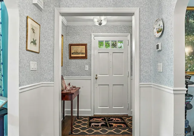 Photo 4 of Single family home for sale at 18 Matinecock Ln, Oyster Bay, NY 11560 | MLS# 1048567 | Listing updated on 2026-09-18