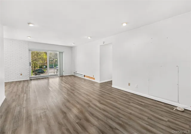 Listing Photo 4 - Condo for sale in building located at 115 Dehaven Dr, Yonkers, NY 10703 - Unit #302