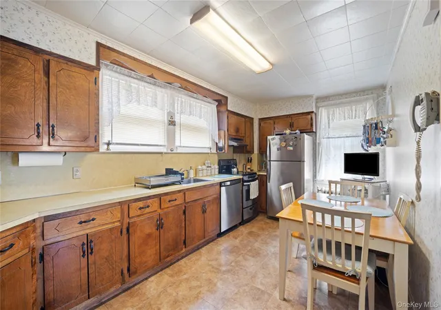Photo 4 of Single family home for sale at 6045 69th Street, New York, NY 11378 | MLS# 1048614 | Listing updated on 2026-09-15