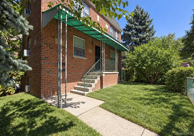 Photo 3 of Sale Pending at 1526 Ericson Pl, New York, NY 10461 | MLS# 1048655 | Listing updated on 2026-09-29