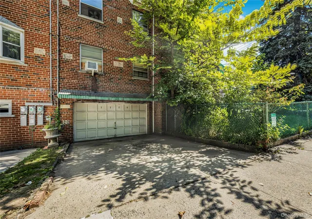 Photo 4 of Sale Pending at 1526 Ericson Pl, New York, NY 10461 | MLS# 1048655 | Listing updated on 2026-09-29