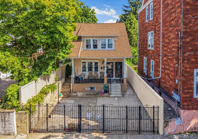 Photo 1 of House for sale at 4558 Richardson Ave, New York, NY 10470 | MLS# 1048709 | Listing updated on 2026-09-11