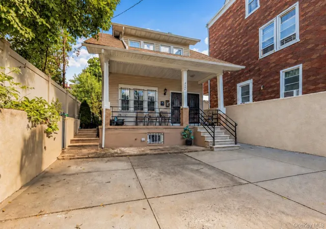 Photo 2 of House for sale at 4558 Richardson Ave, New York, NY 10470 | MLS# 1048709 | Listing updated on 2026-09-11