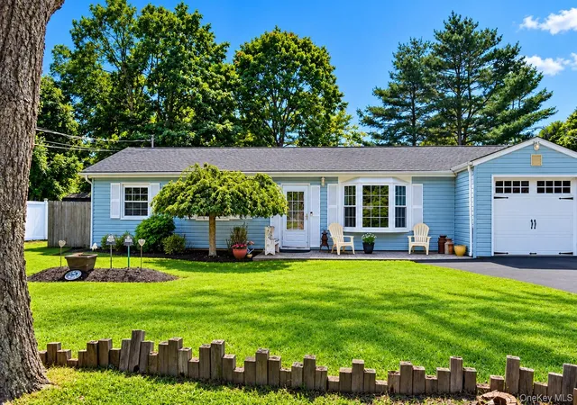 Photo 3 of Single family home for sale at 126 Dahlia Dr, Brookhaven, NY 11951 | MLS# 1048722 | Listing updated on 2026-09-28