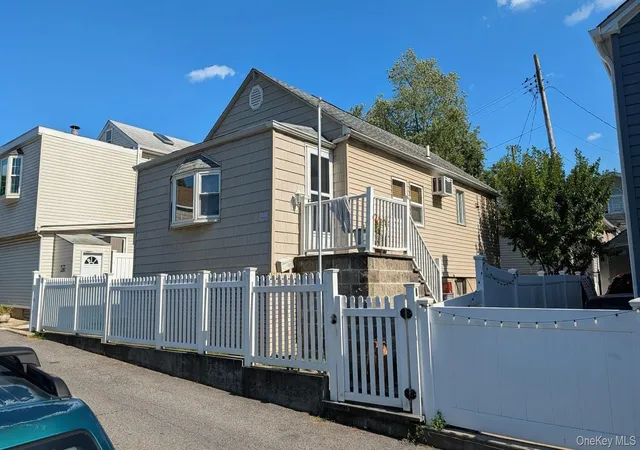 Condo for sale at 155d Edgewater Park #D, New York, NY 10465 | MLS# 1048766
