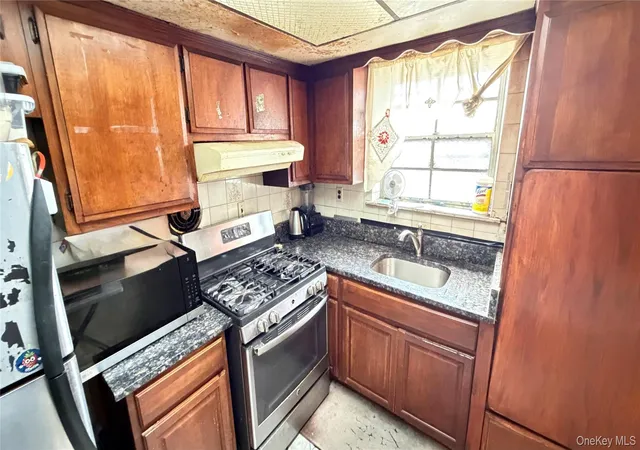 Photo 1 of House for sale at 2016 Lafayette Ave, New York, NY 10473 | MLS# 1048781 | Listing updated on 2026-09-11