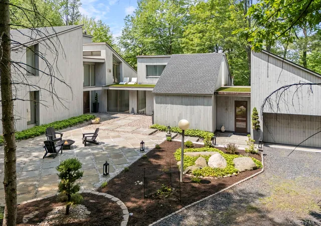 Photo 1 of Single family home for sale at 21 Lincoln Ter #19, Middletown, NY 10940 | MLS# 1048837 | Listing updated on 2026-09-11