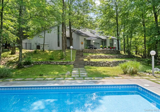 Photo 3 of Single family home for sale at 21 Lincoln Ter #19, Middletown, NY 10940 | MLS# 1048837 | Listing updated on 2026-09-11