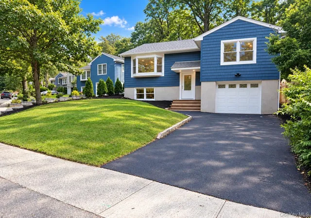 Photo 3 of Single family home for sale at 82 Ocean Ave, Huntington, NY 11768 | MLS# 1048899 | Listing updated on 2026-10-07