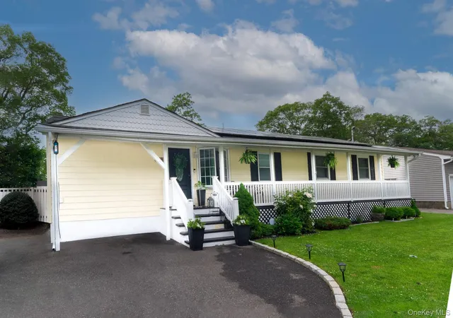 Photo 2 of Single family home for sale at 1993 Lincoln Ave, Islip, NY 11741 | MLS# 1048957 | Listing updated on 2026-09-22
