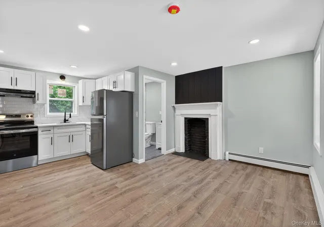 Photo 2 of Single family home for sale at 152 N Clinton St, Poughkeepsie, NY 12601 | MLS# 1048974 | Listing updated on 2026-09-11