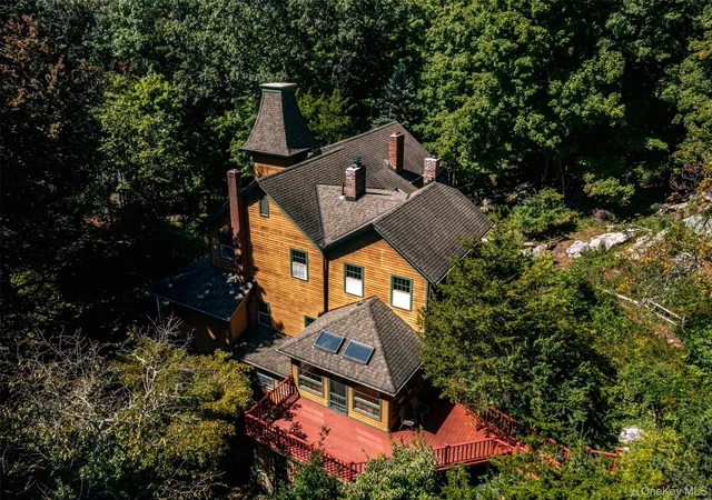 Photo 19 of Single family home for sale at 81 Glendale Rd, New Castle, NY 10562 | MLS# 1048991 | Listing updated on 2026-10-14