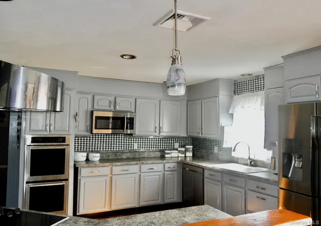 Photo 3 of Single family home for sale at 26 Winters Ln, Mamakating, NY 10940 | MLS# 1049007 | Listing updated on 2026-09-12