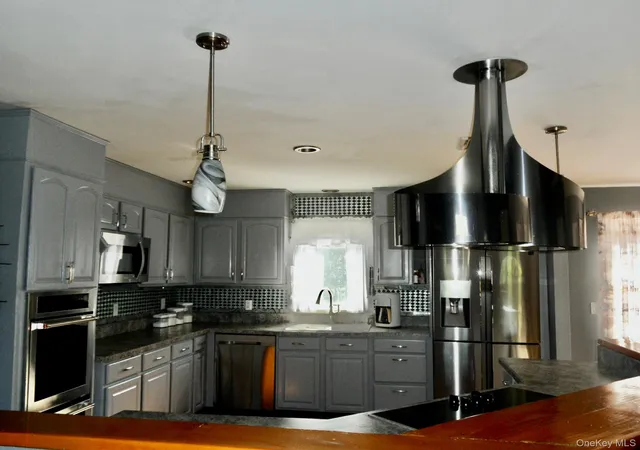 Photo 3 of Single family home for sale at 26 Winters Ln, Mamakating, NY 10940 | MLS# 1049007 | Listing updated on 2026-09-12