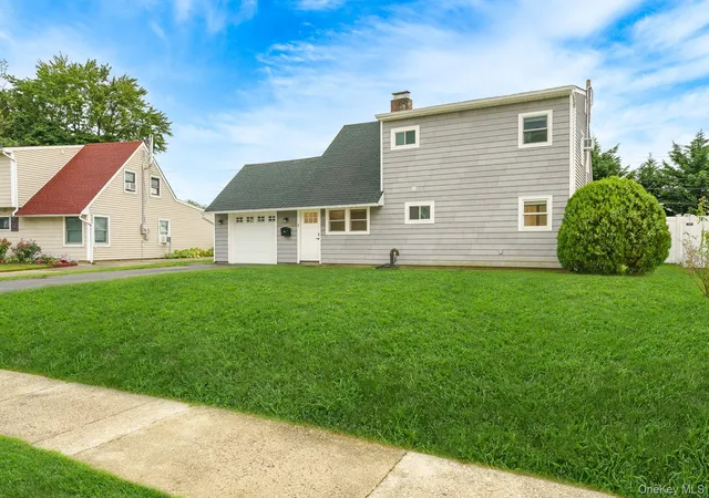 Photo 1 of Single family home for sale at 12 Squirrel Ln, Hempstead, NY 11756 | MLS# 1049029 | Listing updated on 2026-09-13
