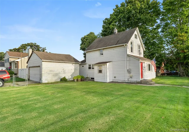 Photo 2 of Single family home for sale at 368 Catskill Ave, Babylon, NY 11757 | MLS# 1049062 | Listing updated on 2026-09-12
