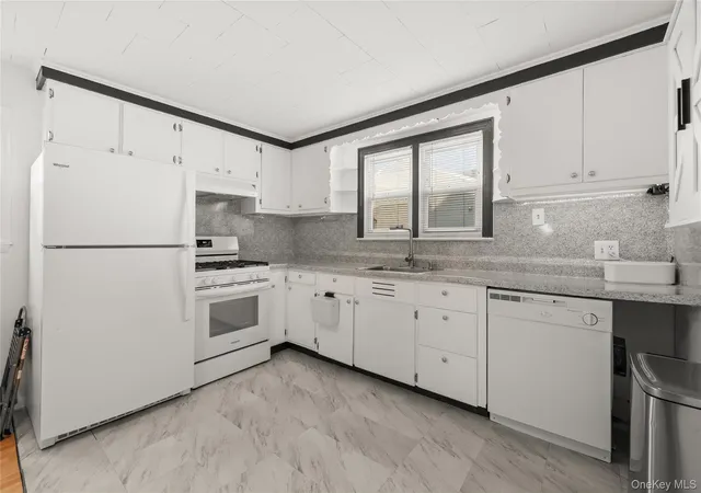 Photo 4 of Single family home for sale at 368 Catskill Ave, Babylon, NY 11757 | MLS# 1049062 | Listing updated on 2026-09-12