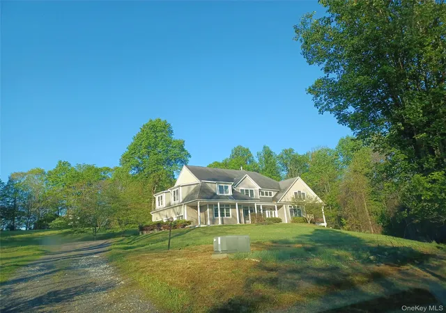 Photo 1 of Single family home for sale at 11 Hedges Rd, Warwick (town), NY 10990 | MLS# 1049078 | Listing updated on 2026-10-07
