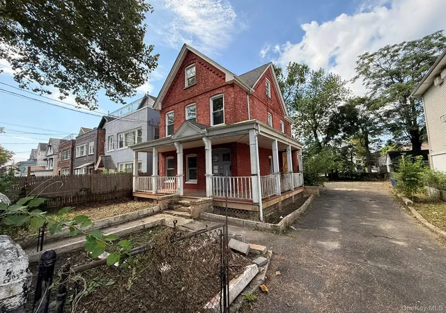 Photo 4 of Sale Pending at 332 S 6th Avenue, Mount Vernon, NY 10550 | MLS# 1049088 | Listing updated on 2026-09-29