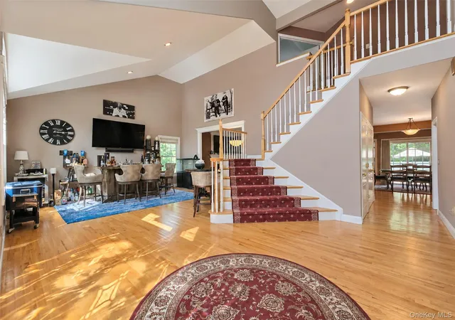 Photo 4 of Sale Pending at 5 Keystone Ct, Smithtown, NY 11787 | MLS# 1049096 | Listing updated on 2026-10-08