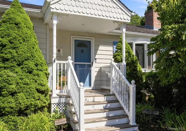 Photo 2 of Single family home for sale at 1035 Theresa Dr, Southold, NY 11952 | MLS# 1049184 | Listing updated on 2026-09-28