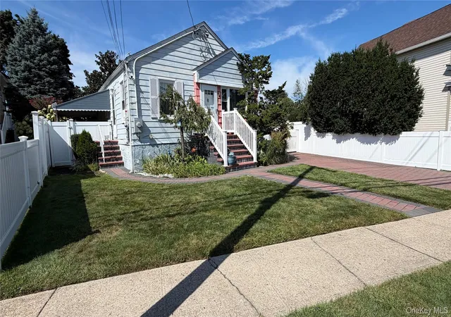 Photo 3 of Single family home for sale at 112 Morgan St, Oyster Bay, NY 11801 | MLS# 1049241 | Listing updated on 2026-09-11