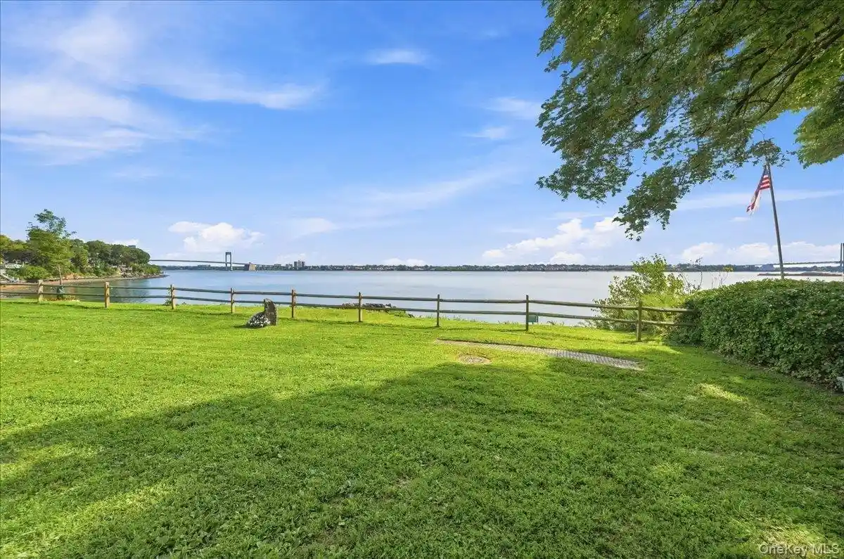 Listing Photo 18 - Condo for sale in 11 Oak Ave located at 11 Oak Ave, New York, NY 10707 - Unit #11