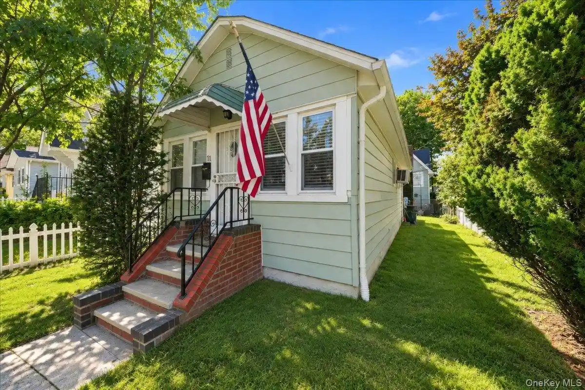 Listing Photo 2 - Condo for sale in 11 Oak Ave located at 11 Oak Ave, New York, NY 10707 - Unit #11