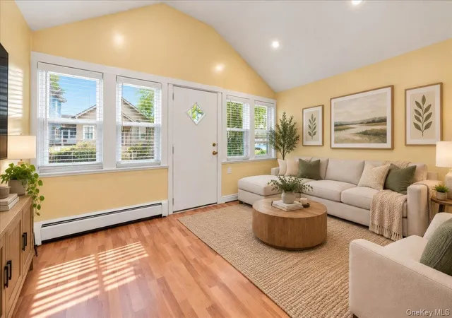 Photo 3 of House for sale at 11 Oak Ave #11, New York, NY 10465 | MLS# 1049248 | Listing updated on 2026-09-30