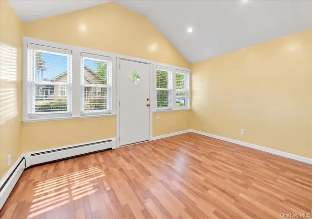 Photo 4 of House for sale at 11 Oak Ave #11, New York, NY 10465 | MLS# 1049248 | Listing updated on 2026-09-30