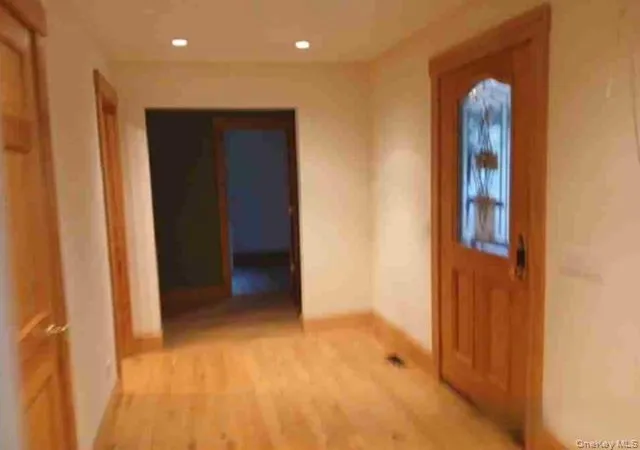 Photo 2 of Single family home for sale at 6 Brookside Ln, Ossining, NY 10562 | MLS# 1049363 | Listing updated on 2026-10-07