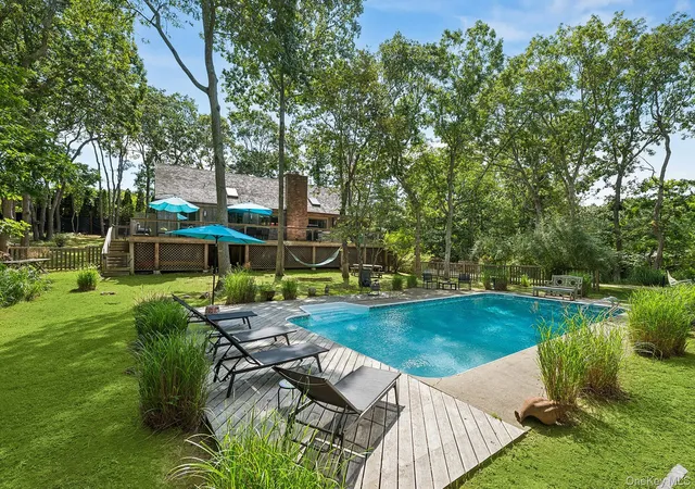Photo 3 of Single family home for sale at 130 Laurel Dr, East Hampton, NY 11954 | MLS# 1049371 | Listing updated on 2026-09-14