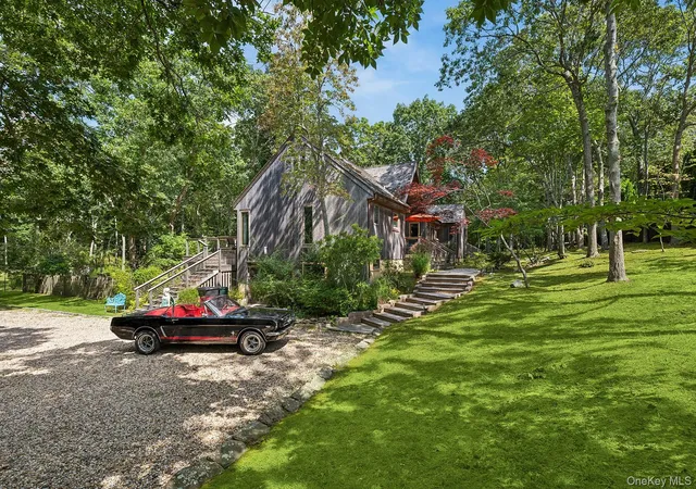Photo 3 of Single family home for sale at 130 Laurel Dr, East Hampton, NY 11954 | MLS# 1049371 | Listing updated on 2026-09-14