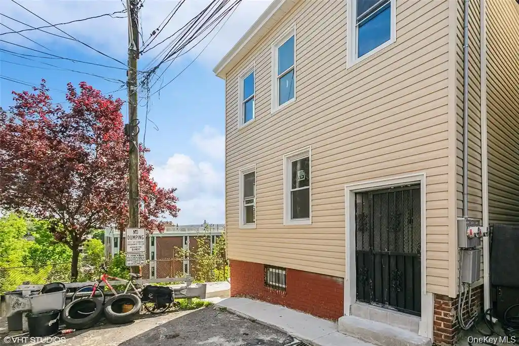 Listing Photo 1 - Condo for sale in 15 Stewart Pl located at 15 Stewart Pl, Yonkers, NY 10603 - Unit 15 Stewart Pl