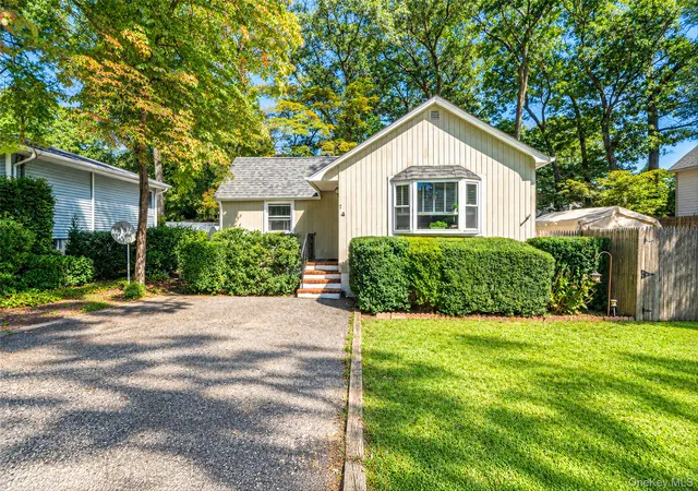 Photo 1 of Single family home for sale at 7 Beacon Dr, Brookhaven, NY 11789 | MLS# 1049434 | Listing updated on 2026-09-11