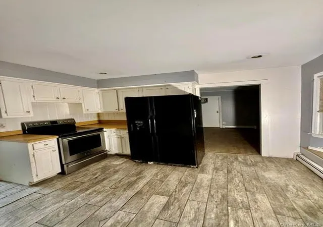 Photo 4 of Sale Pending at 76 Wilson Ave, Brookhaven, NY 11951 | MLS# 1049449 | Listing updated on 2026-09-25