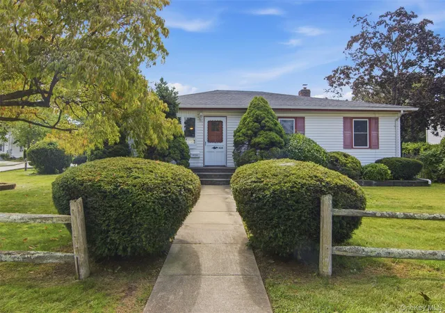 Photo 1 of Single family home for sale at 439 9th Street, West Babylon, NY 11704 | MLS# 1049497 | Listing updated on 2026-09-26