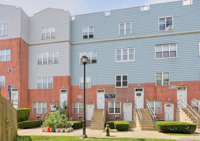 Condo for sale at 219 Admiral Ln #2219H, New York, NY 10473 | MLS# 1049700